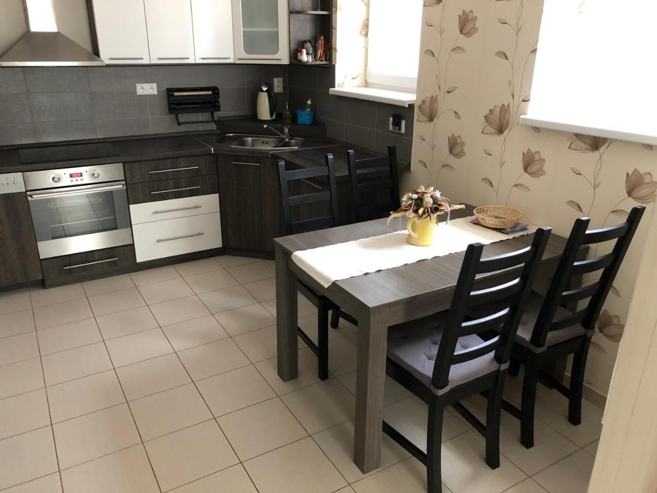 Apartmány Diana Dunajska Streda Bagian luar foto